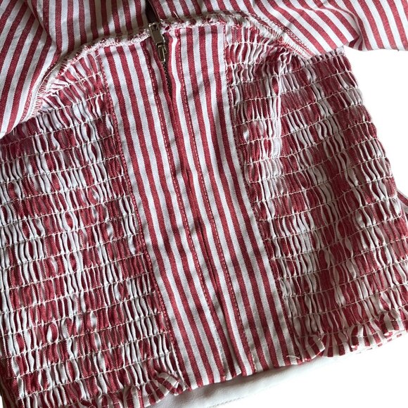 SMALL EUC Wayf Anzio Off Shoulder Red White Stripe Ruffle Crop Top - Picture 8 of 12